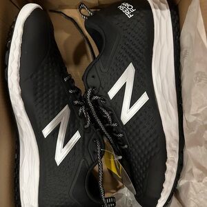 New Balance Men's Black and White Athletic Shoes